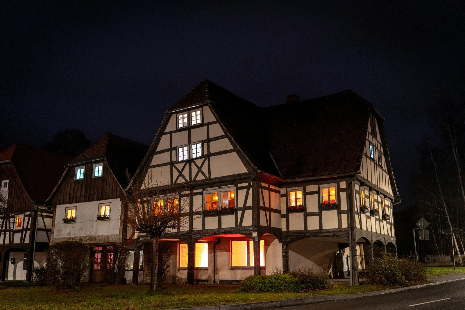 Roof truss installation